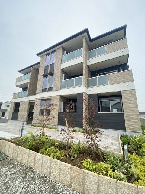 ポルチュラーカの物件外観写真