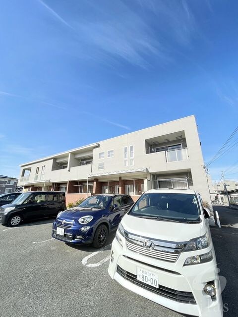 グランモデッサAの物件外観写真