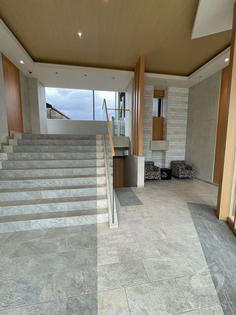 沢良宜駅 徒歩4分 3階の物件外観写真