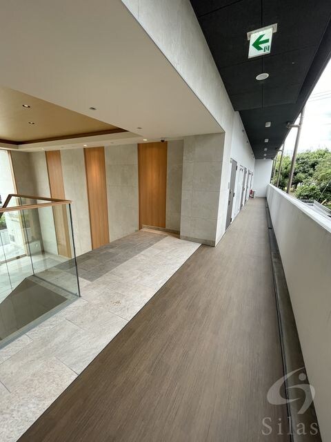 沢良宜駅 徒歩4分 3階の物件外観写真