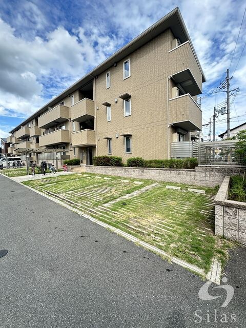 茨木駅 バス34分  鳥飼下三丁目下車：停歩3分 3階の物件外観写真