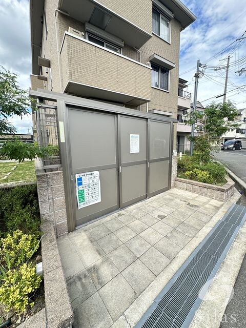 茨木駅 バス34分  鳥飼下三丁目下車：停歩3分 3階の物件外観写真