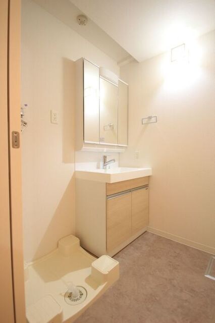 江坂駅 徒歩3分 5階の物件内観写真