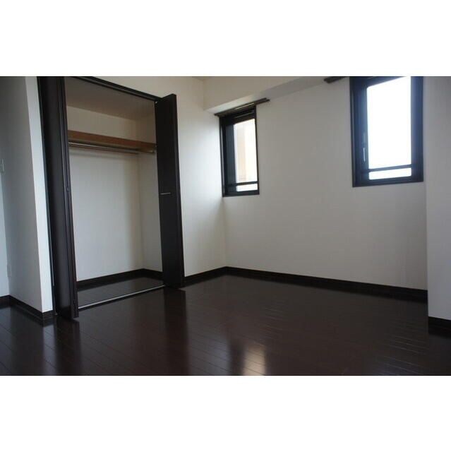 ロイヤル　トーリータワーズの物件内観写真