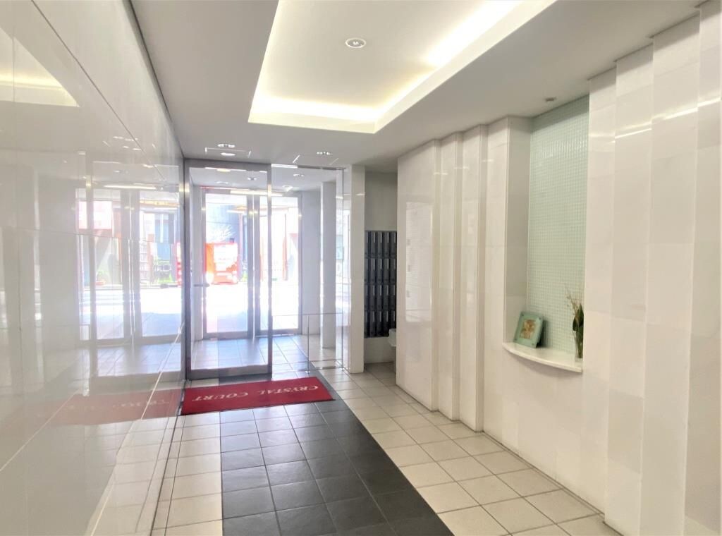 クリスタルコートの物件外観写真