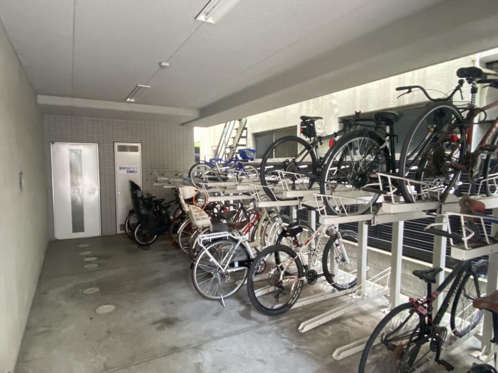 クリスタルコートの物件内観写真