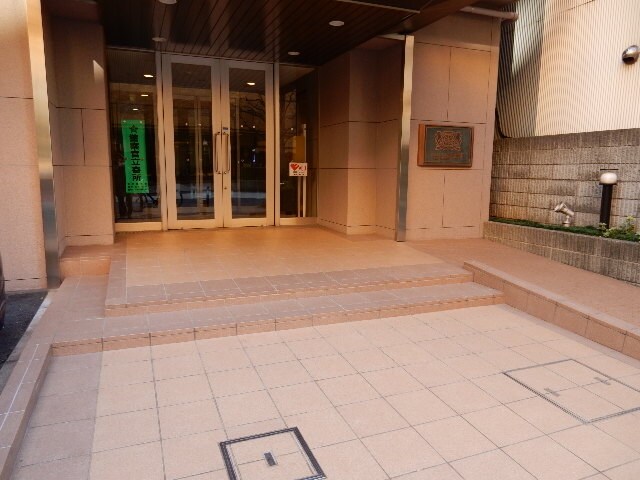 ライオンズマンション飯田橋駅前の物件外観写真