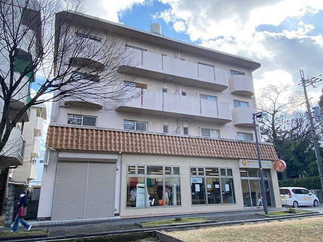 東田マンションの物件外観写真