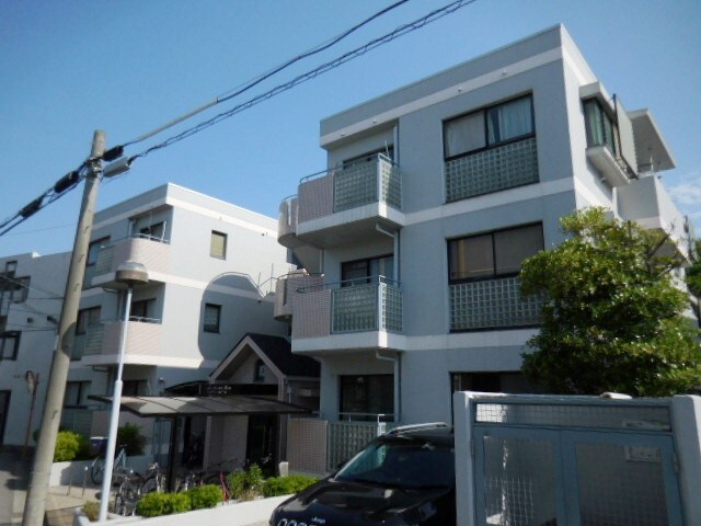 ラ・メゾンクレールの物件外観写真