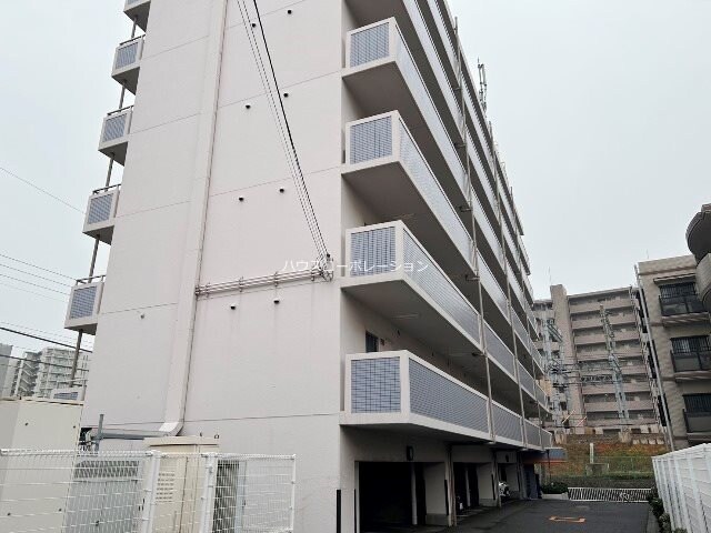 サリュー塚口の物件外観写真