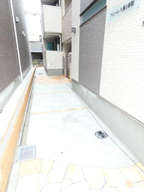 大石駅 徒歩5分 1階の物件外観写真