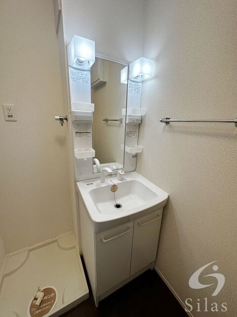 伊丹駅 バス30分  鴻池東バス停下車：停歩3分 1階の物件内観写真