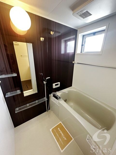 伊丹駅 バス30分  鴻池東バス停下車：停歩3分 1階の物件内観写真