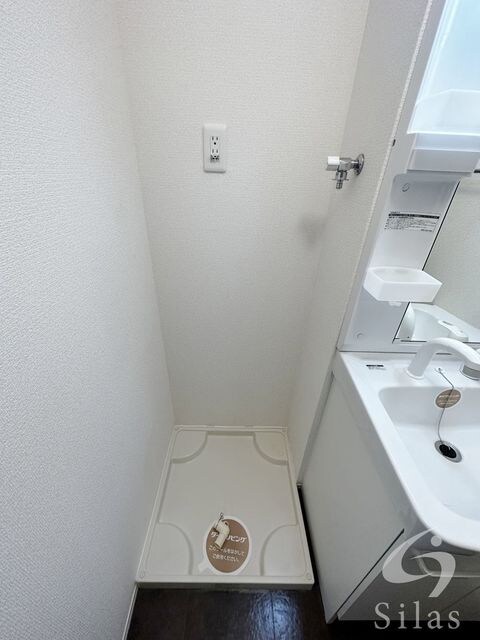 伊丹駅 バス30分  鴻池東バス停下車：停歩3分 1階の物件内観写真