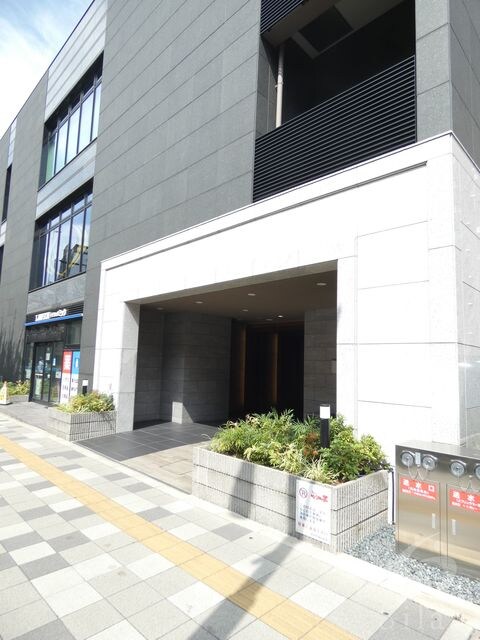 江坂駅 徒歩3分 8階の物件外観写真