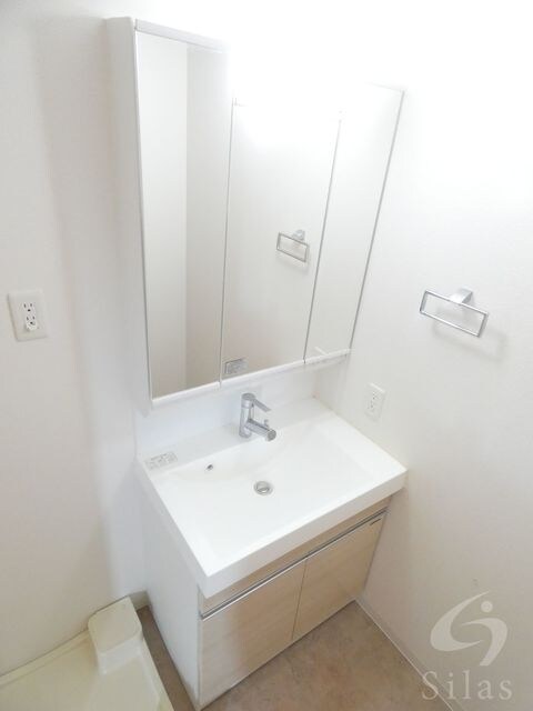 江坂駅 徒歩3分 8階の物件内観写真