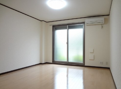 アンプルールフェールTheEarthの物件内観写真