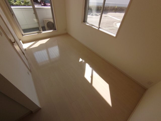 クレインビル小戸の物件内観写真