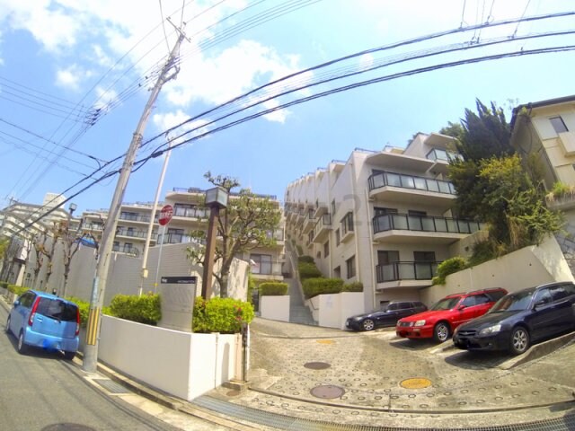 イトーピア甲陽園の物件外観写真