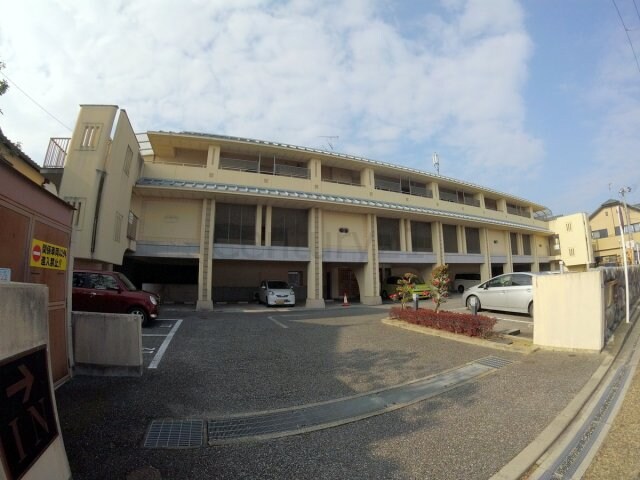 グランドール宝塚の物件外観写真