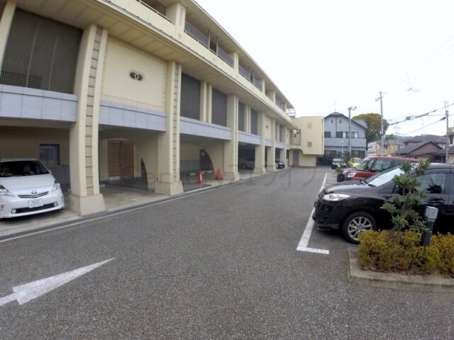 グランドール宝塚の物件外観写真