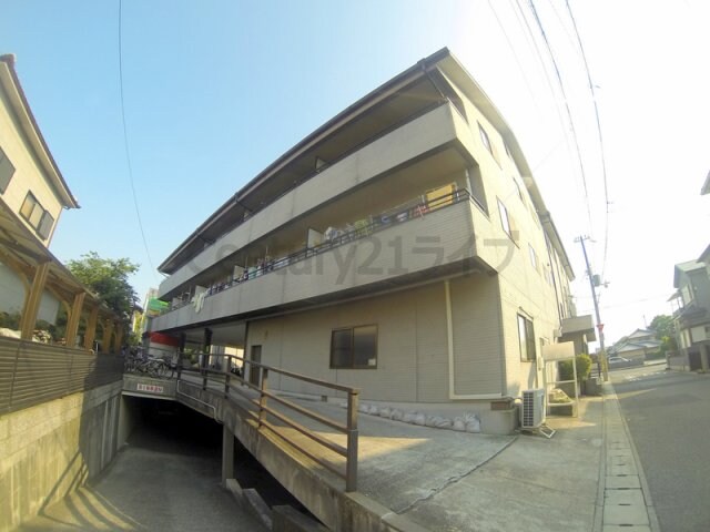 内山マンションの物件外観写真