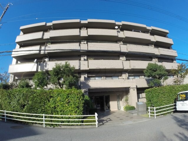 サーパス宝塚の物件外観写真