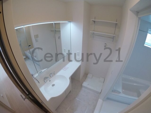 ピアレス綾羽の物件内観写真