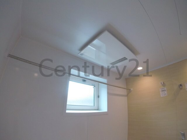 ピアレス綾羽の物件内観写真