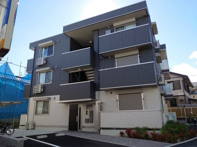 コートドール逆瀬川の物件外観写真