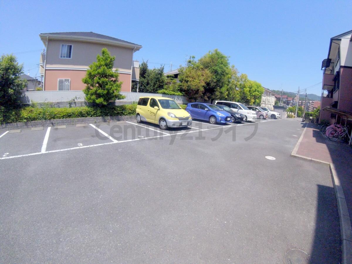 サンハイツツチタニの物件外観写真