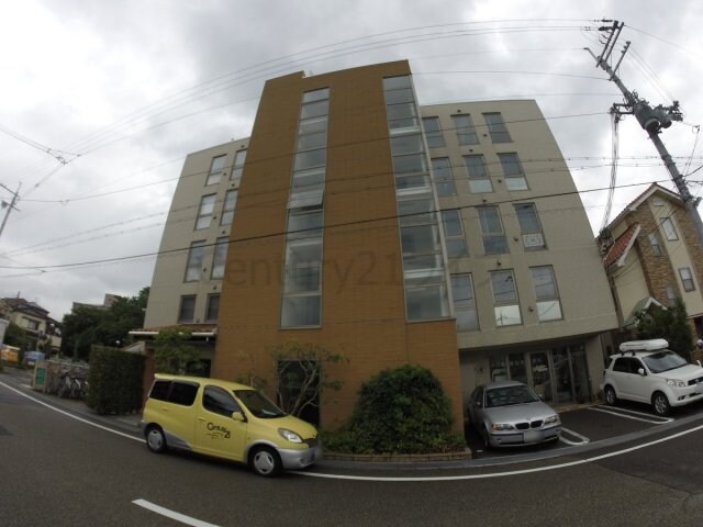 C＆Cローズガーデンの物件外観写真