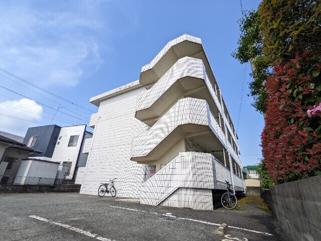 フロンティアマンション八代の物件外観写真