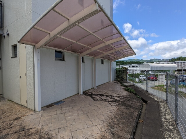 秀和レジデンスの物件外観写真