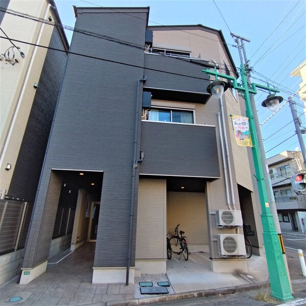 REVE西川口の物件外観写真