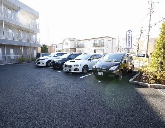 アンプルールフェールTheEarthの物件外観写真