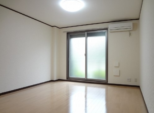 アンプルールフェールTheEarthの物件内観写真