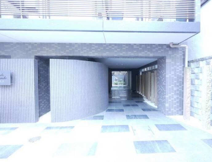 アクシーズグランデ高鼻町の物件外観写真