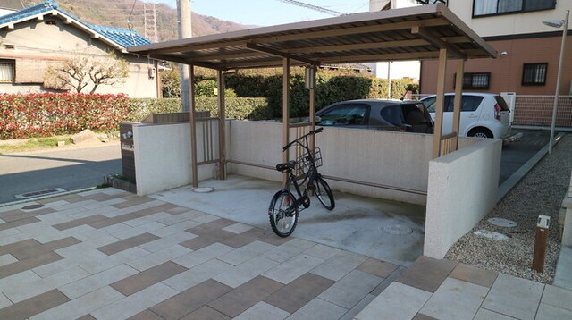 住道駅 バス20分  阪奈中垣内下車：停歩2分 2階の物件外観写真