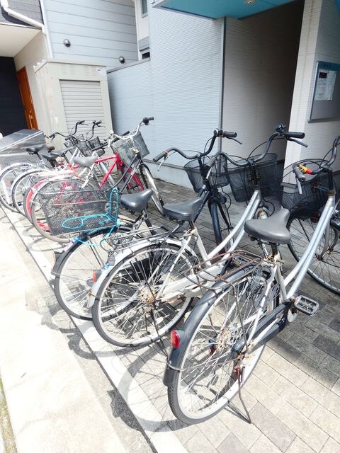 長瀬駅 徒歩4分 1階の物件外観写真