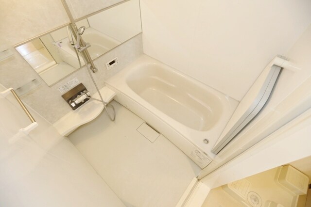 サンスクエア千里万博A棟の物件内観写真