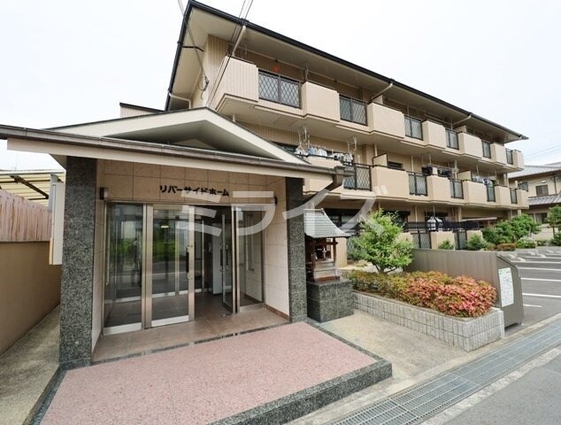 リバーサイドホームの物件外観写真