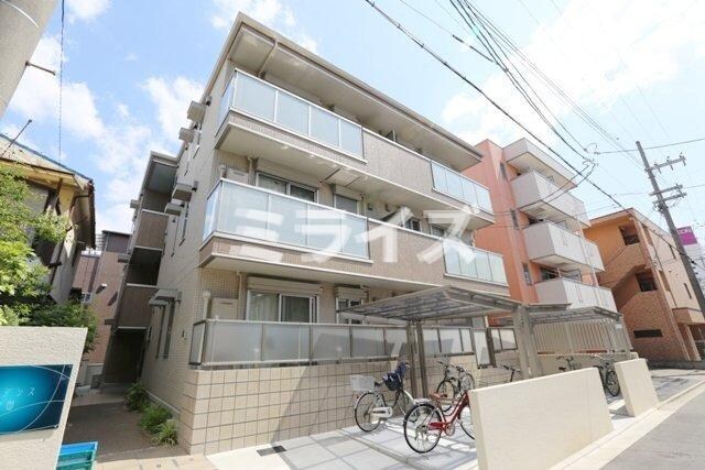 ハイデンス吹田の物件外観写真