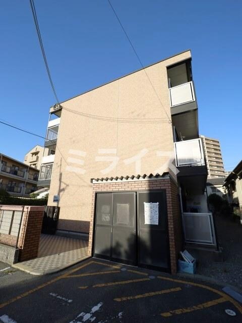 フェンネル千里の物件外観写真