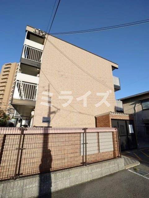 フェンネル千里の物件外観写真