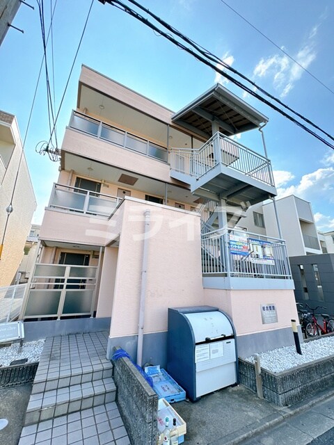 メゾンクラーラの物件外観写真