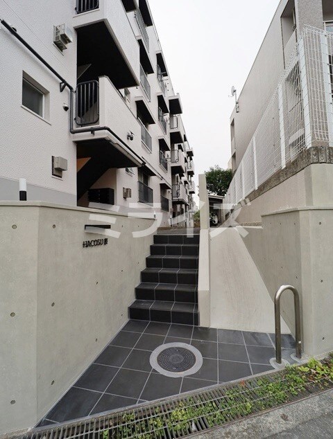 ハコス摂の物件外観写真