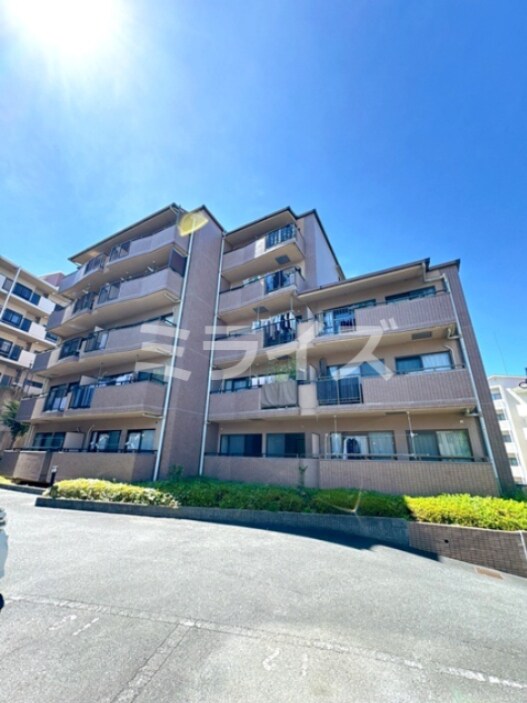 ラフィーネ高塚の物件外観写真