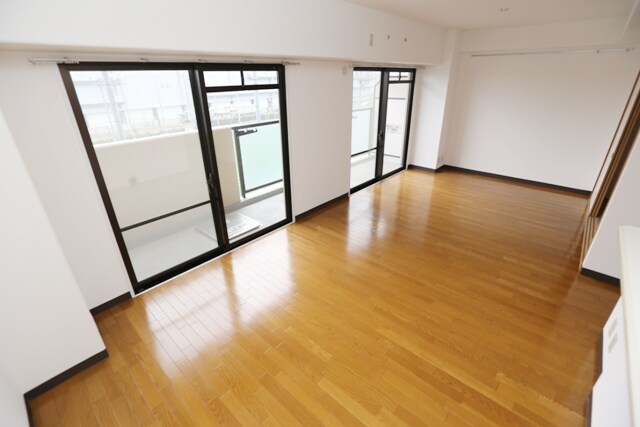 ミストラル岸部南の物件内観写真