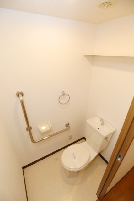 ミストラル岸部南の物件内観写真